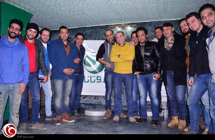 عدد من الشعراء والملحنين مع سعيد إمام أمام شركة &quot;روتانا&quot; في مصر