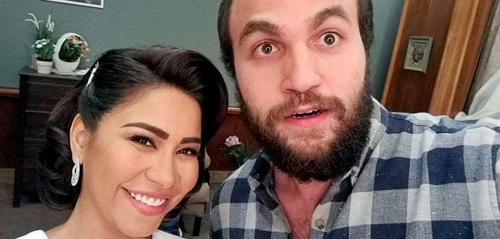 شيرين مع معجبها المحظوظ