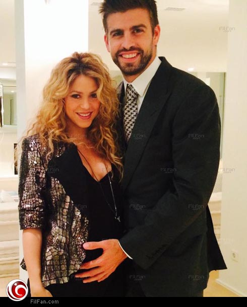 شاكيرا تكشف معالم حملها مع بيكيه