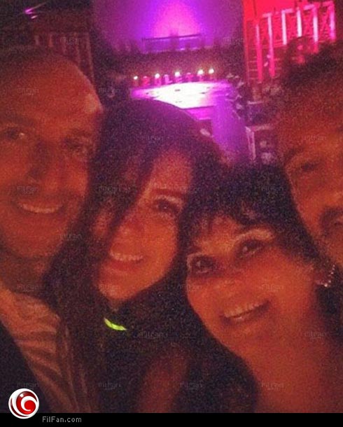 هاليت يحتفل بعيد ميلاد زوجته بيرجوزار كوريل  