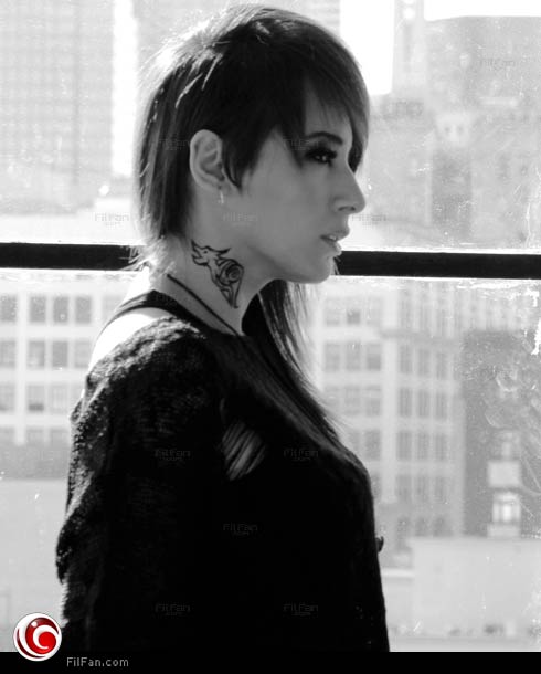 ساندي في كليب &quot;حياة طبيعية&quot;