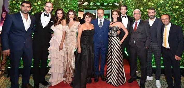 سونجول أودان وفرح زينب عبد الله وأبطال فيلم &quot;التفاح الحامض&quot;