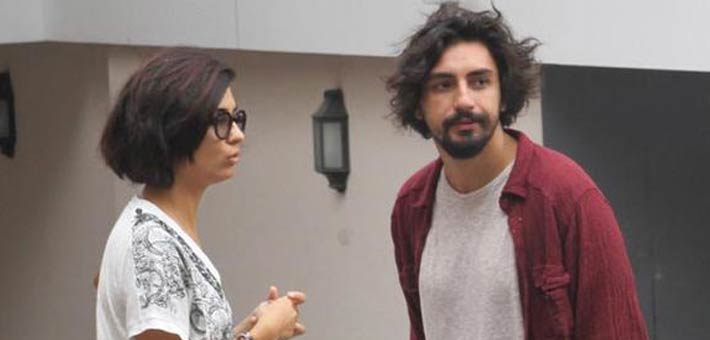 توبا بويوكستن وحبيبها الجديد أوموت أفرجان