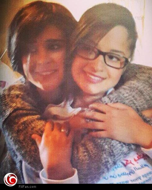 سلمى رشيد مع شقيقتها