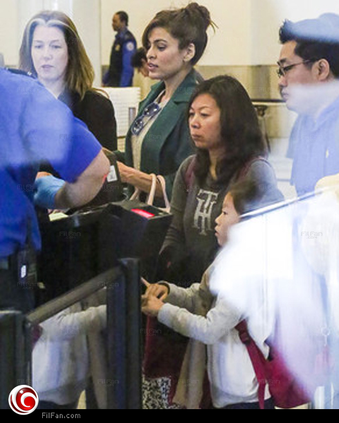 إيفا منديز في المطار