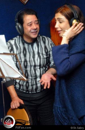 مدحت صالح وأروى أثناء بروفات أغنية احنا بنحب مصر