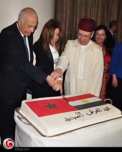 سميرة سعيد مع السفير المغربي