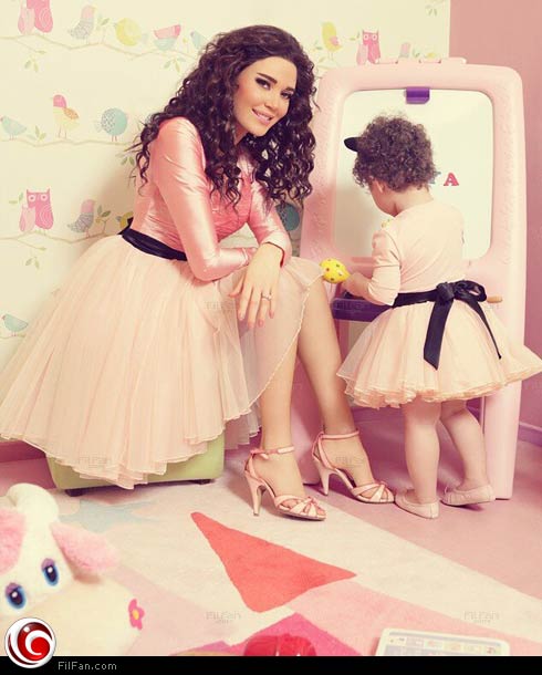 سيرين عبد النور مع ابنتها &quot;تاليا&quot;