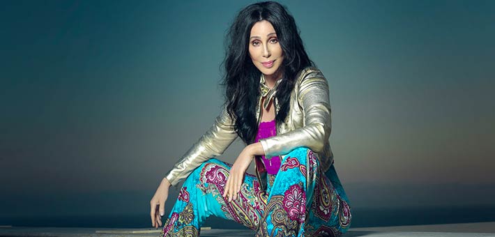 المغنية العالمية شير