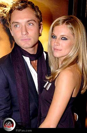 الممثلة سيينا ميلر تعود للأجواء الرومانسية مع الممثل جود لو 