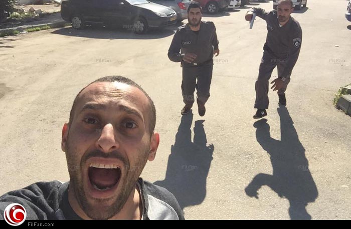 صورة الـ Selfie للفلسطيني مع الجنود الإسرائيليين