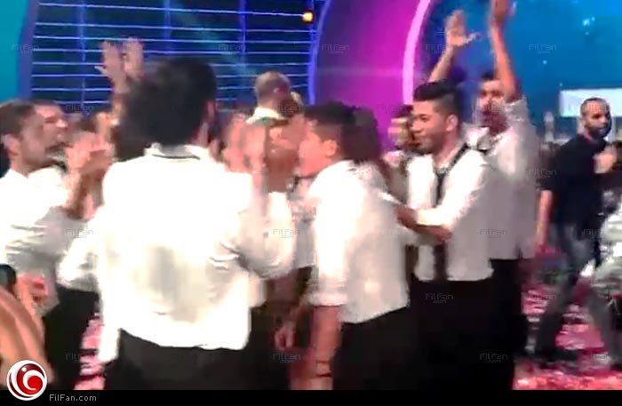 فرقة سيما فور إعلان فوزهم باللقب