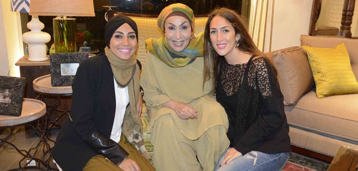 سهير البابلي مع حفيدتيها