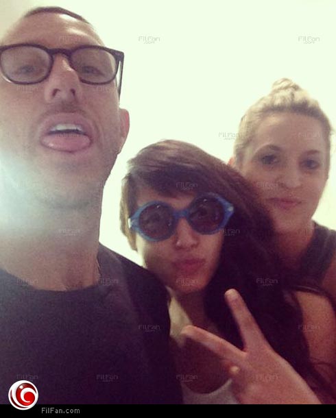 ساندي مع مصمم الشعر العالمي