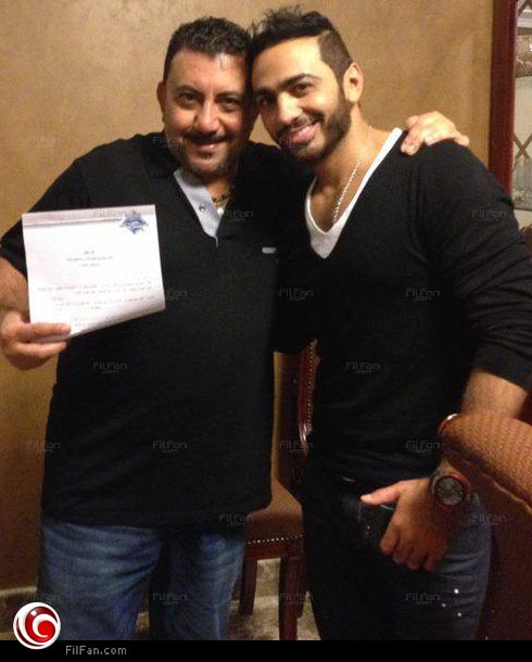 تامر حسني يجدد تعاقده مع نصر محروس