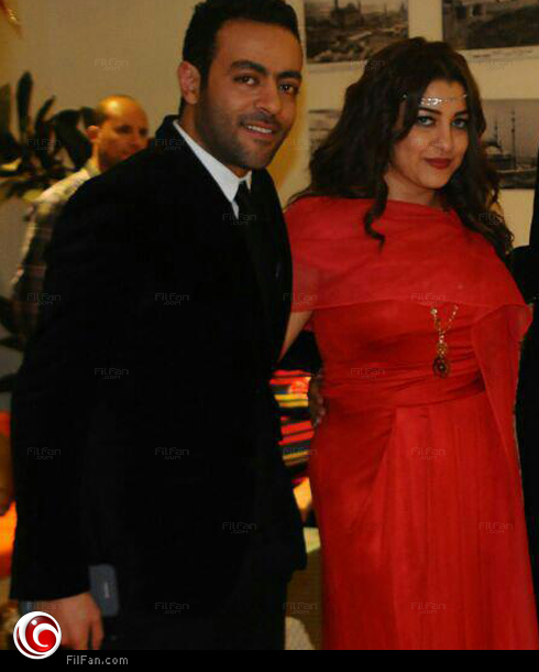 تامر عاشور وخطيبته