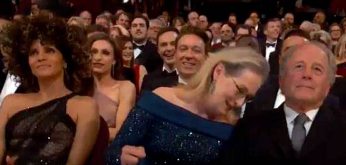 ميريل استريب تشعر بالخجل من سخرية كيميل