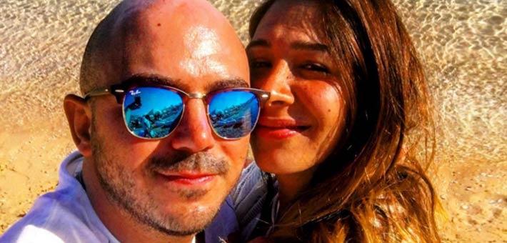 محمود العسيلي وزوجته قبل ساعات من حفل الزفاف