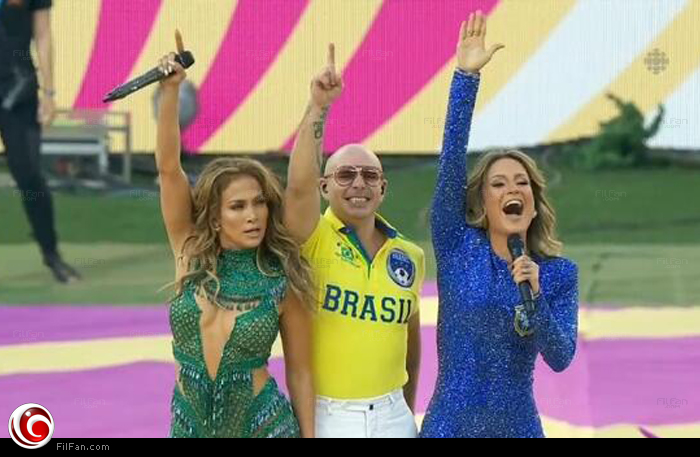 كلوديا ليتي وبيتبول وجينفر لوبيز في حفل الافتتاح