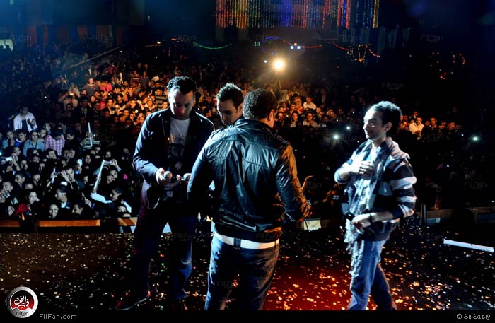 فريق واما على المسرح