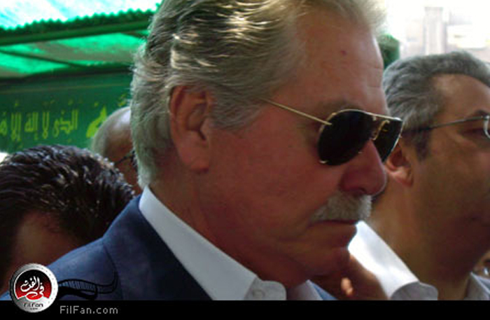 حسين فهمي في جنازة الأديب عبد الحي أديب رحمه الله - تصوير : محمد عاشور