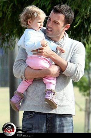 أفليك يجالس ابنته فايوليت