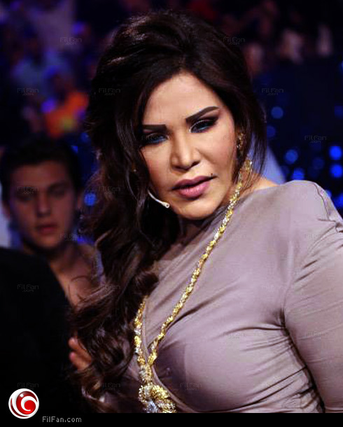 أحلام تقاضي نضال الأحمدية