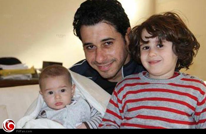 أحمد السعدني وابنيه