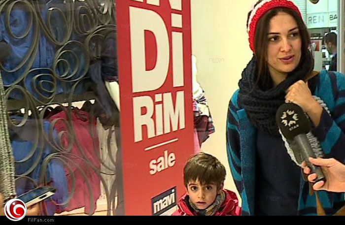 بطلة &quot;القبضاي&quot; مع ابنها