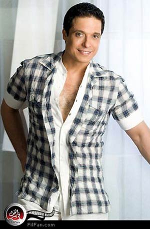 المطرب عامر منيب
