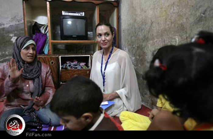 أنجلينا جولي في زيارة لاجئي العراق بسوريا