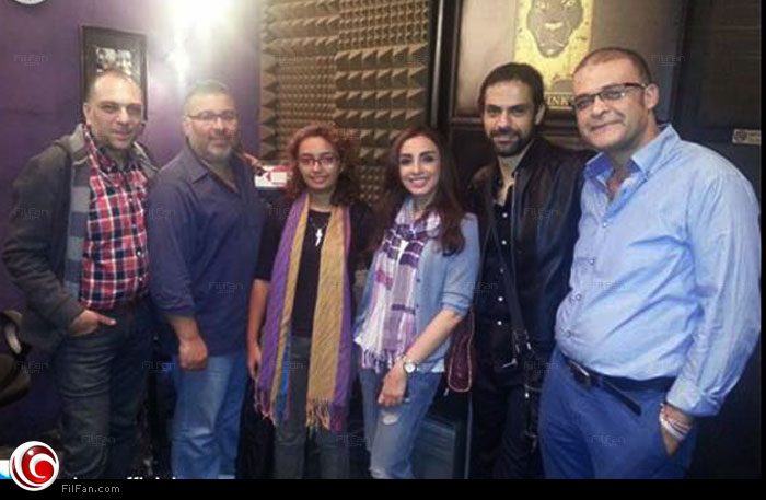 أنغام تتوسط أمير طعيمة وعمرو صلاح وأحمد رجب ومحمد صقر وشيري شكري