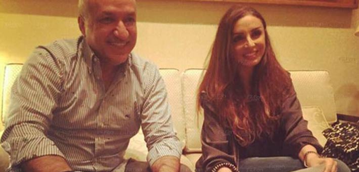 أنغام توقع عقد ألبومها الجديد مع سالم الهندي مدير شركة &quot;روتانا&quot;