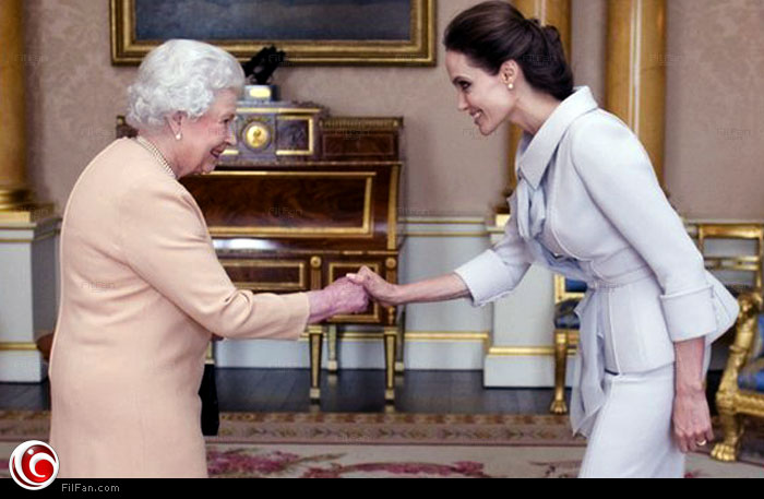 جولي والملكة إليزابيث