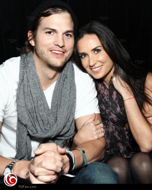 طلاق ديمي مور وأشتون كوتشر رسميا