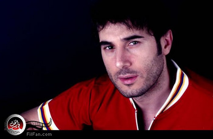 الفنان اللبناني باسم مغنية