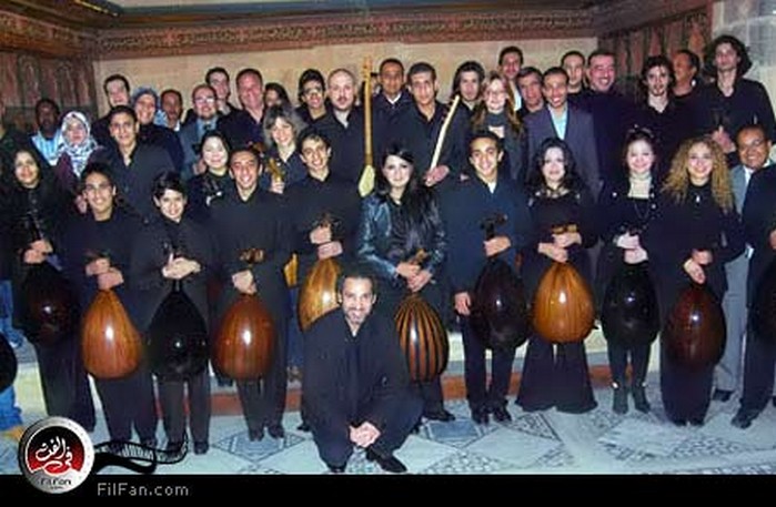 الفنان الكبير نصير شمة بين طلبة بيت العود العربي