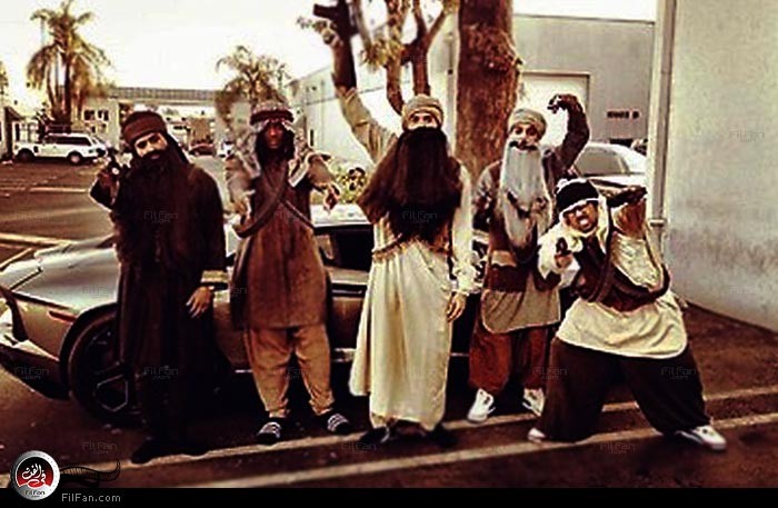 براون وسط أصدقاءه