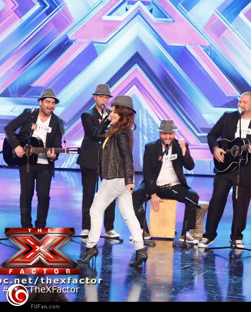 دنيا سمير غانم تتمايل على مسرح The X Factor