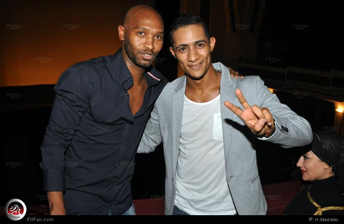 شيكابالا ومحمد رمضان أثناء العرض الخاص