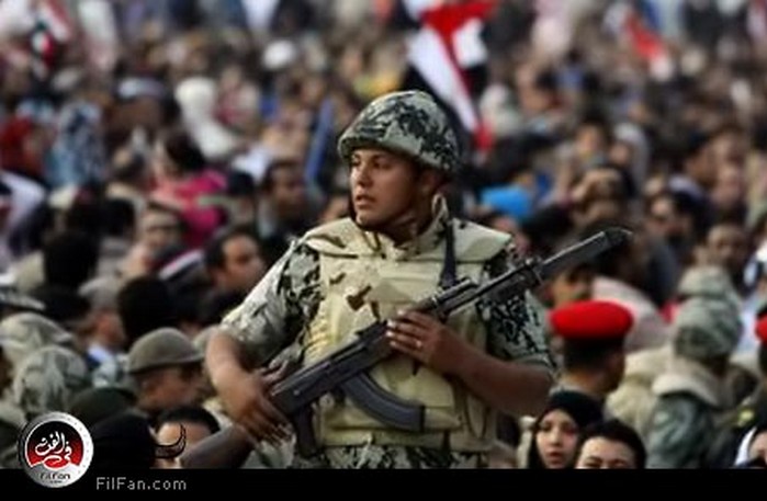 المجلس العسكري يحكم مصر منذ سقوط نظام مبارك