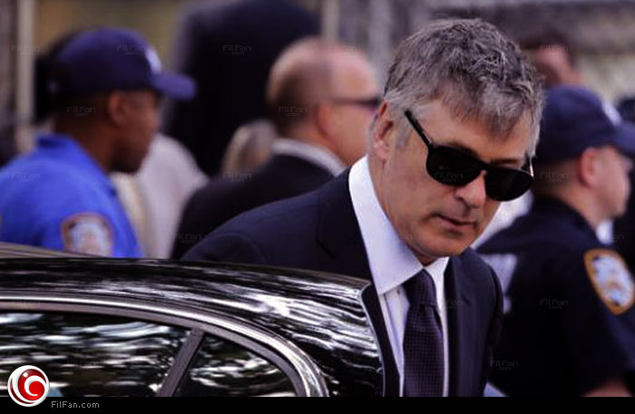 أليك بولدوين في جنازة جيمس جاندولفيني 