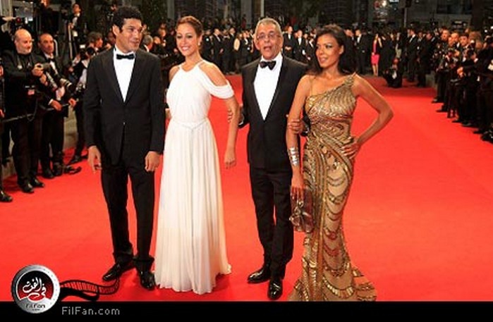 نصر الله مع أبطال الفيلم في &quot;كان&quot;