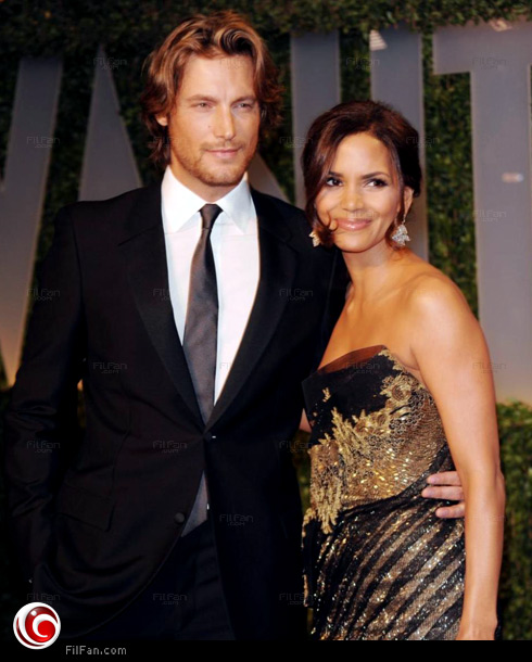 هالي بيري مع صديقها السابق جابريل أوبري 