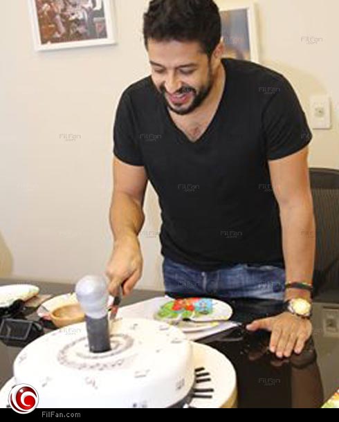 حماقي وكيك عيد الميلاد