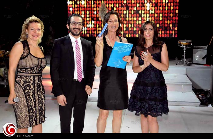 أحمد حلمي ومنى زكي في حفل المدرسة الألمانية للراهبات