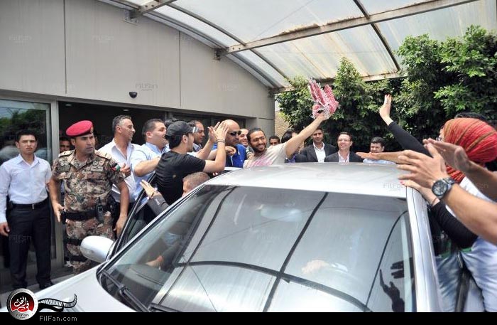 تامر فور وصوله لمطار عمان