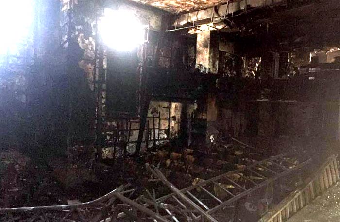 صورة مسرح الليسيه بعد حريقه