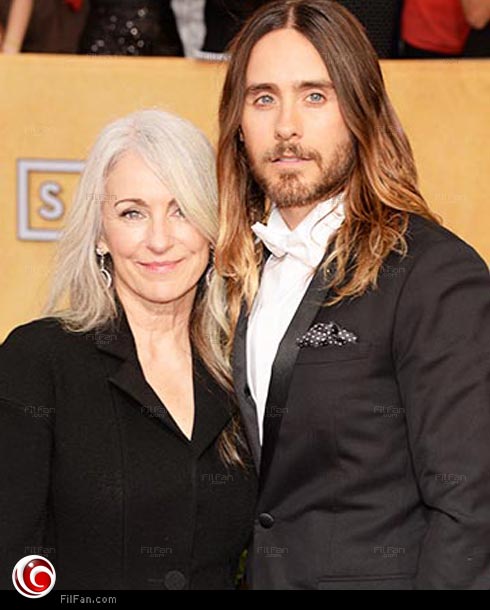 جاريد ليتو مع والدته