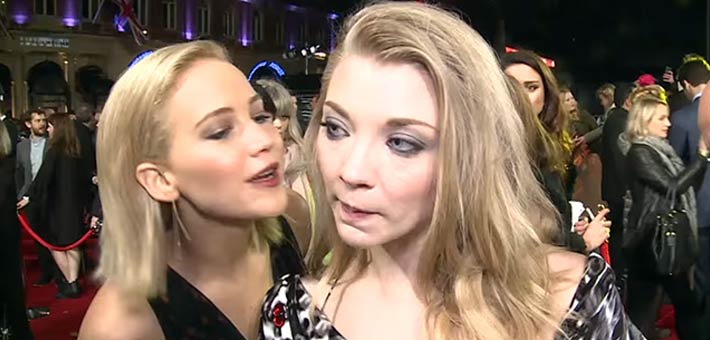 ناتالي دورمر لحظة مفاجأتها بقبلة جينفر لورانس